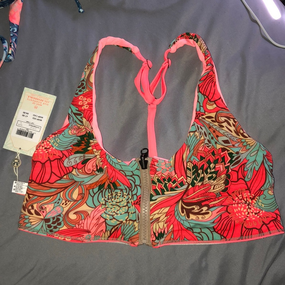NWT Maaji top size L